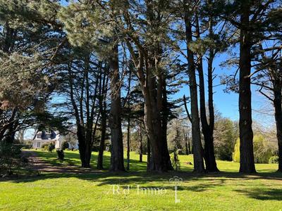 Demeure - 195 m² - 8 pièces