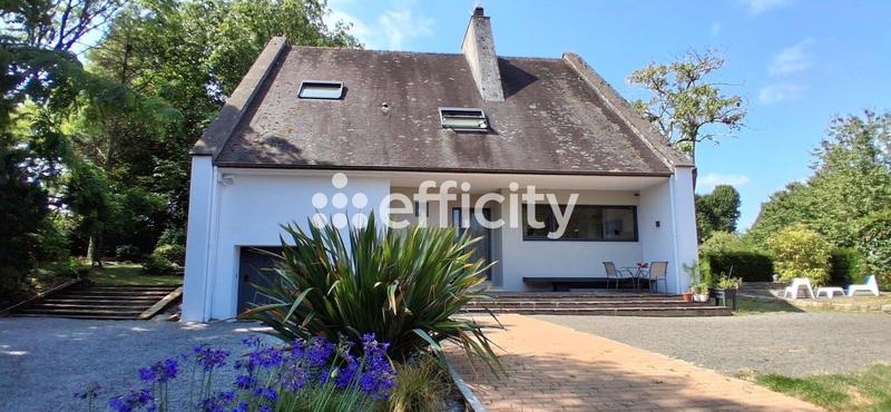 Maison - 208 m² - 10 pièces