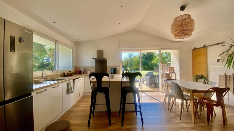 Maison - 200 m² - 7 pièces