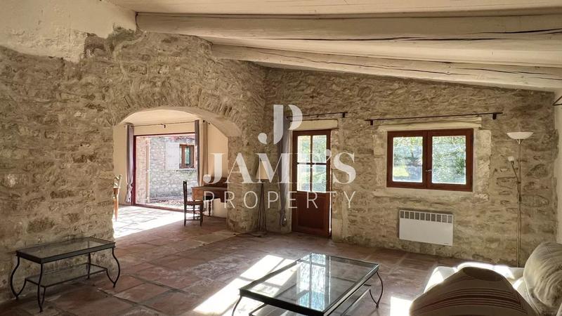 Maison - 250 m² - 8 pièces