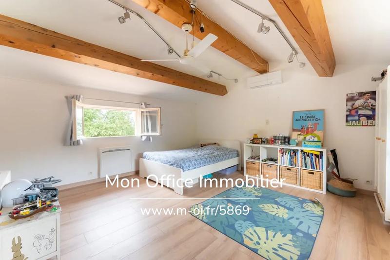 Villa - 180 m² - 5 pièces