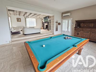 Maison - 251 m² - 8 pièces