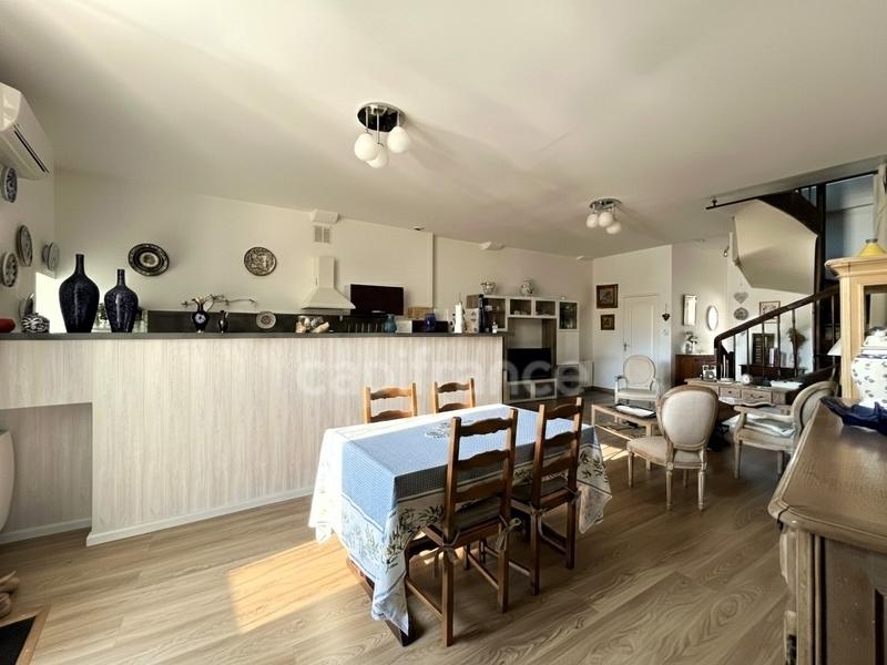 Immeuble - 188 m² - 6 pièces