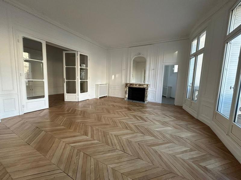 Appartement - 187 m² - 5 pièces