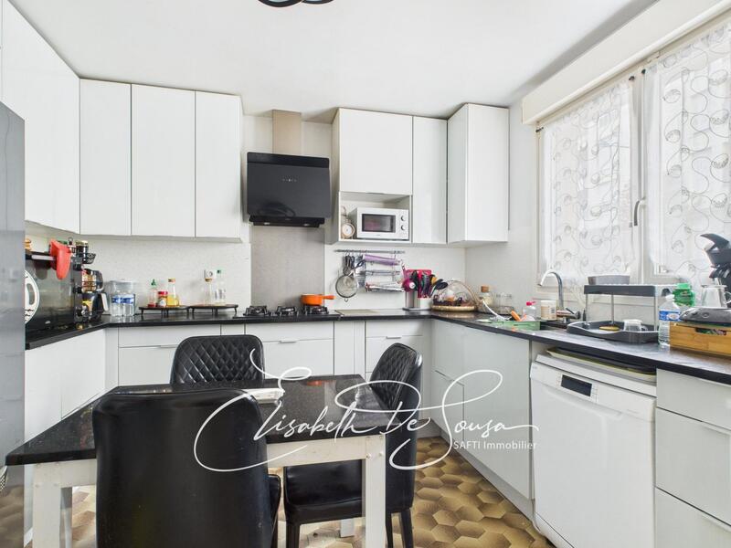 Maison - 210 m² - 8 pièces