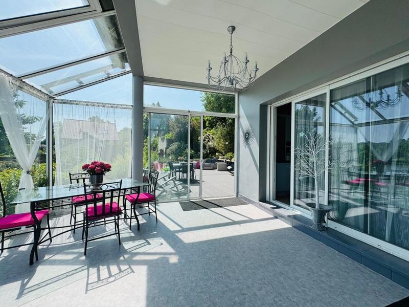 Maison - 219 m² - 8 pièces