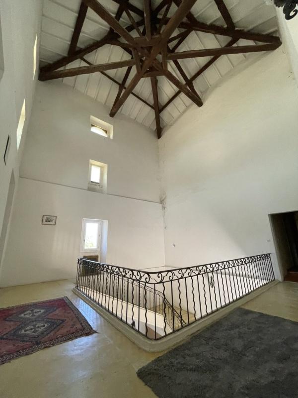 Mas - 896 m² - 25 pièces