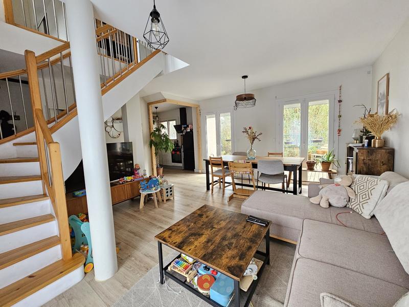 Maison - 86 m² - 4 pièces