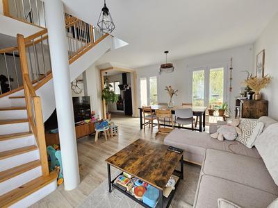 Maison - 86 m² - 4 pièces