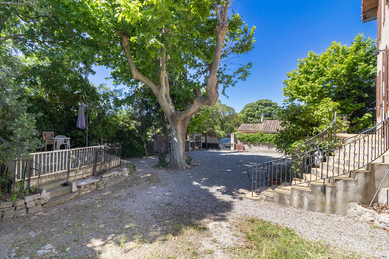 Maison - 220 m² - 6 pièces