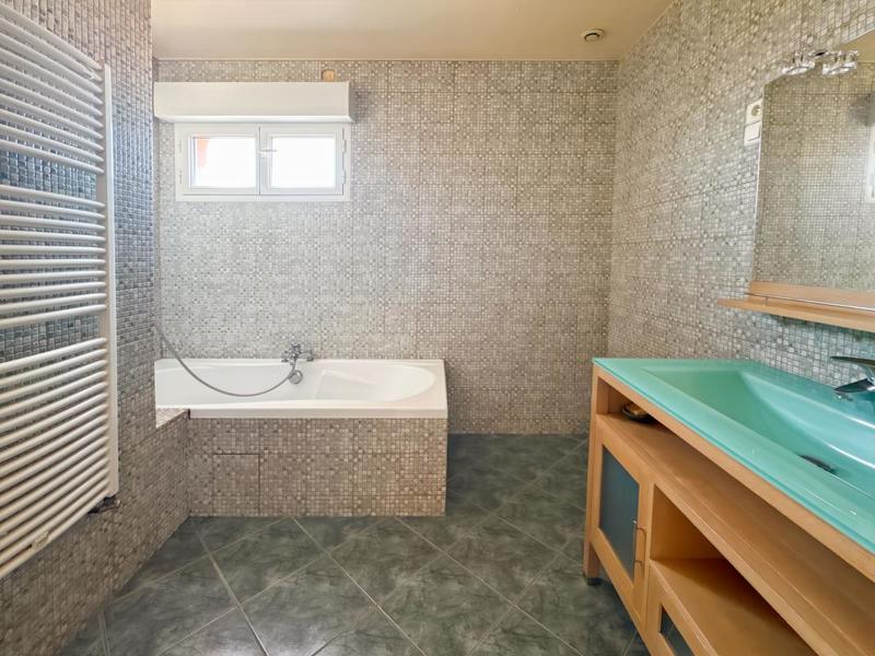 Maison - 288 m² - 6 pièces