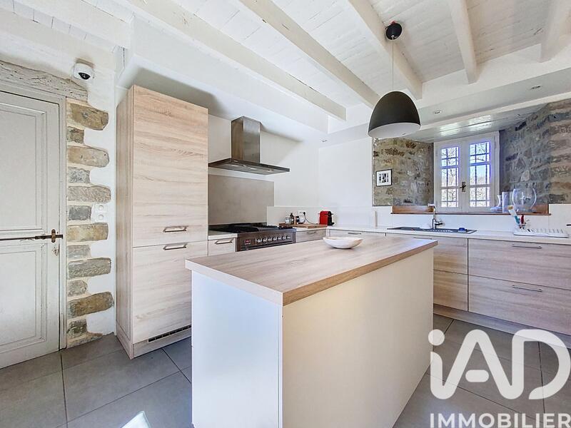 Maison - 343 m² - 9 pièces