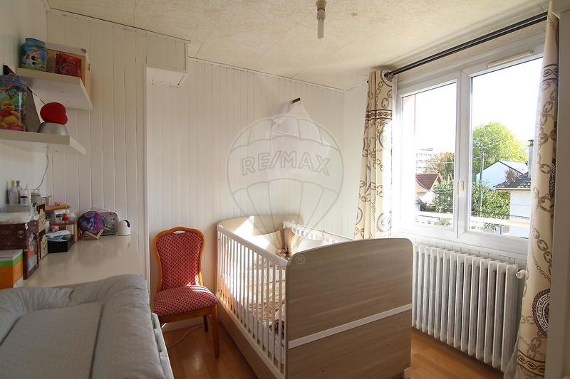 Maison - 175 m² - 8 pièces