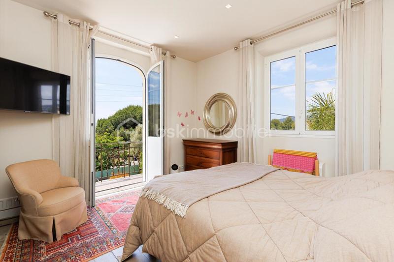 Villa - 166 m² - 6 pièces