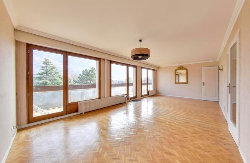 Appartement - 110 m² - 6 pièces