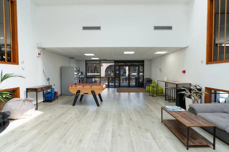 Bureau - 1 331 m² - 17 pièces