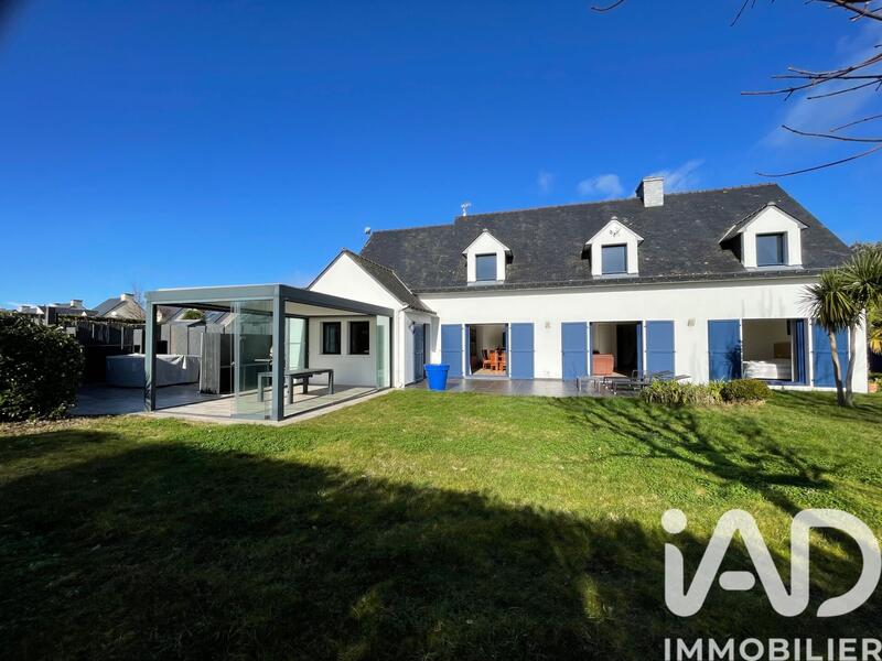 Maison - 238 m² - 7 pièces