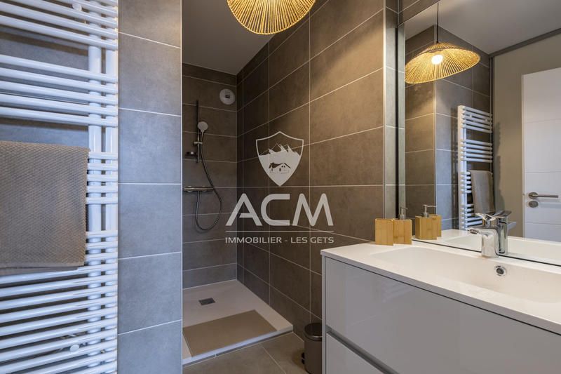 Appartement - 90 m² - 4 pièces