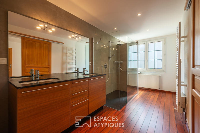 Maison - 481 m² - 12 pièces