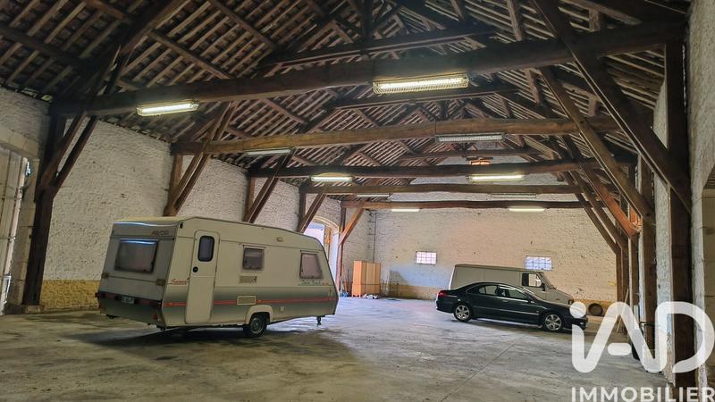 Maison - 470 m² - 8 pièces