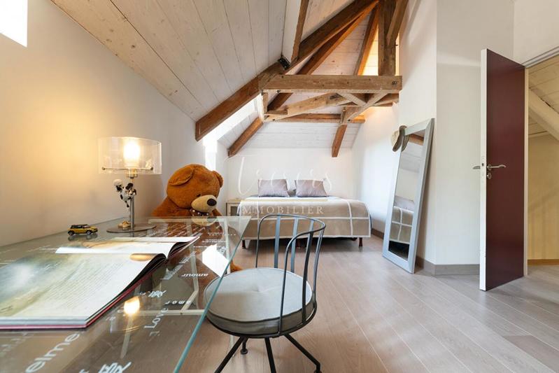 Demeure - 363 m² - 9 pièces