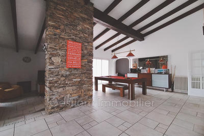 Villa - 180 m² - 6 pièces