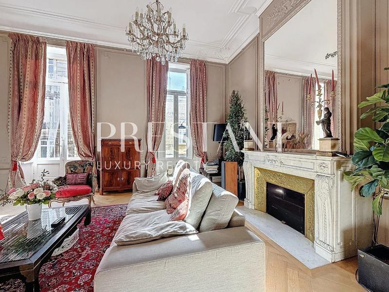 Appartement - 231 m² - 6 pièces