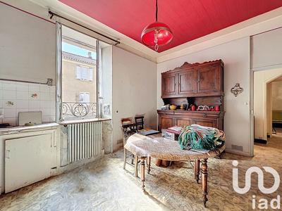 Maison - 228 m² - 19 pièces