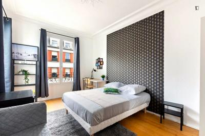 Chambre - 14 m² - 11 pièces