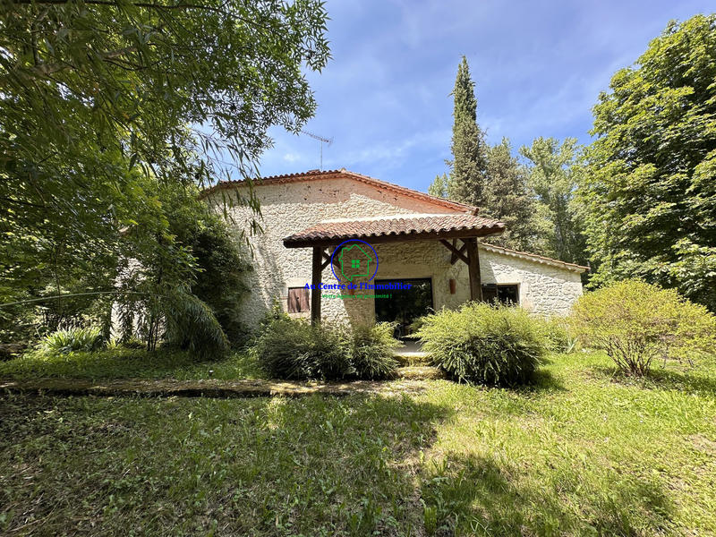 Maison - 228 m² - 8 pièces