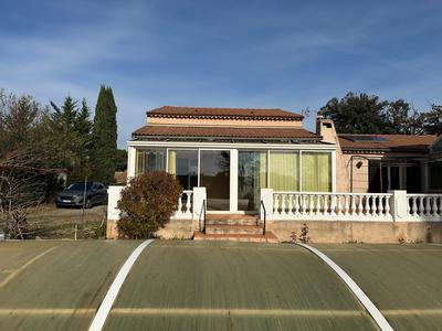 Villa - 182 m² - 8 pièces