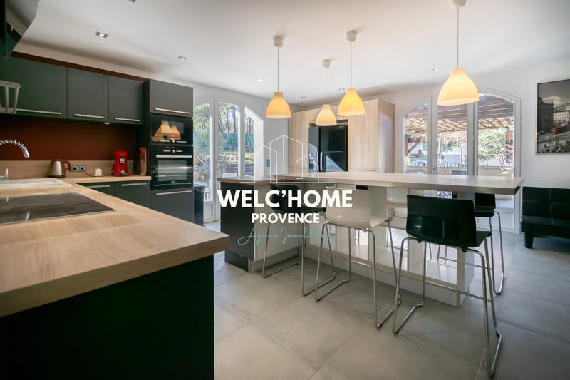 Maison - 185 m² - 6 pièces