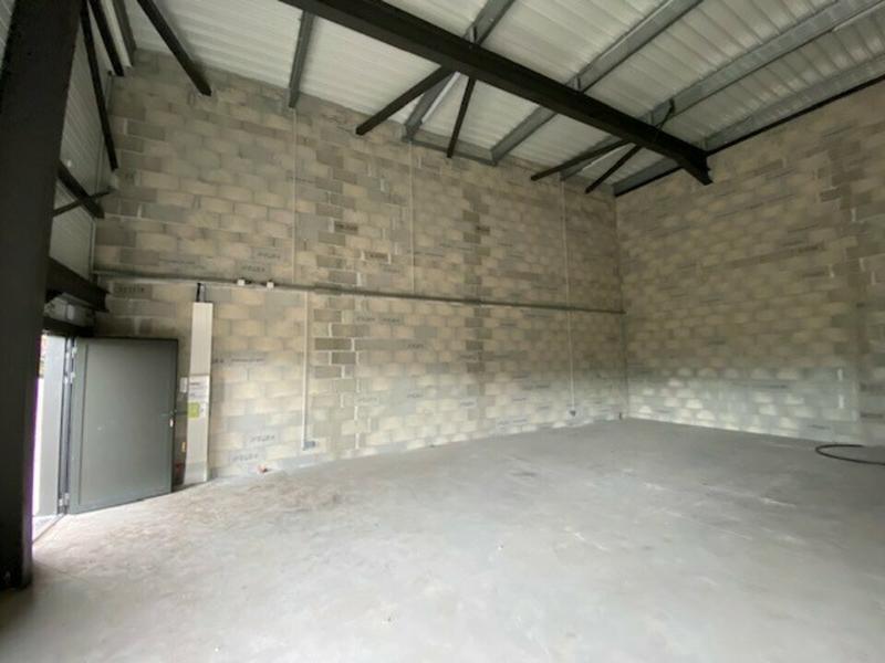 Local d'activité / Entrepôt - 93 m²