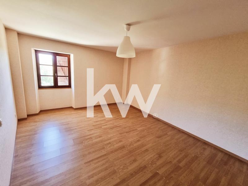 Maison - 236 m² - 7 pièces