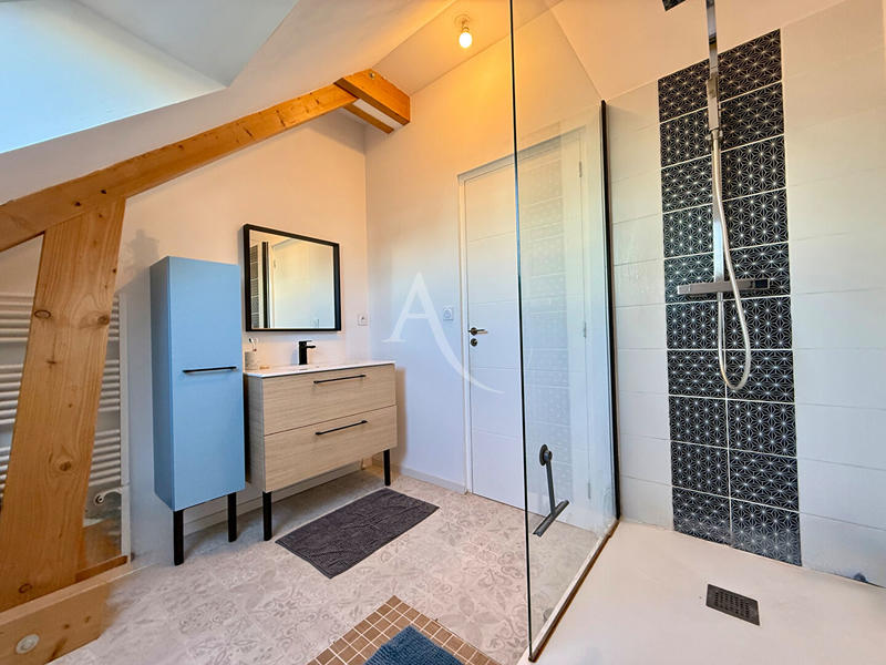 Maison - 160 m² - 8 pièces