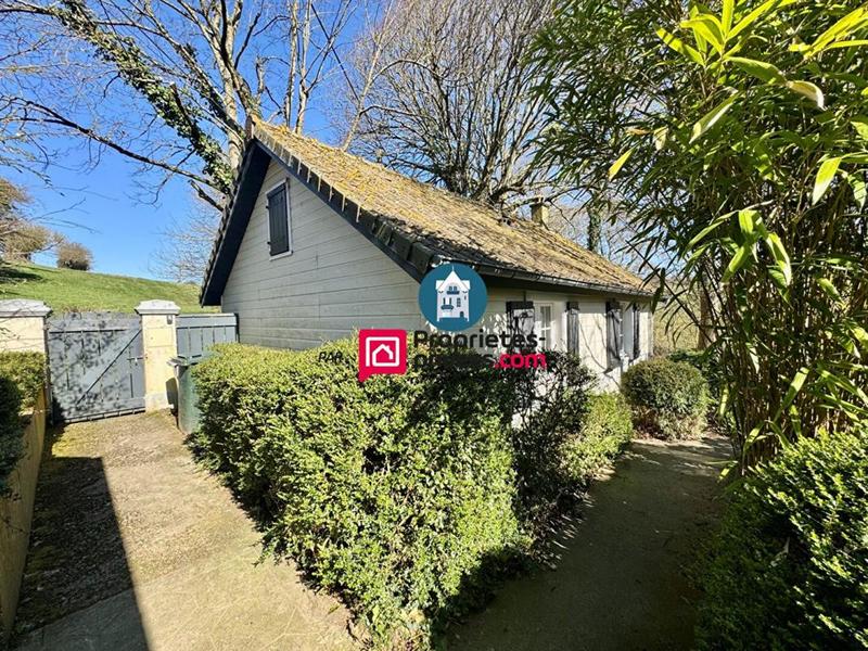 Maison - 393 m² - 10 pièces