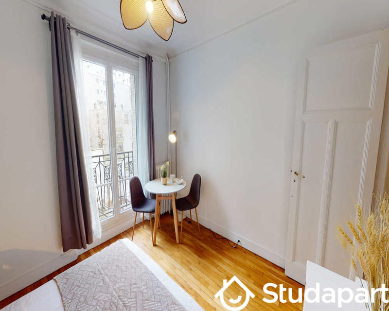 Chambre - 90 m² - 1 pièce