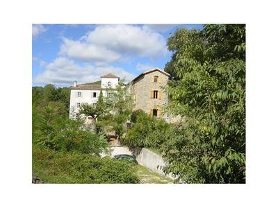 Mas - 440 m² - 20 pièces