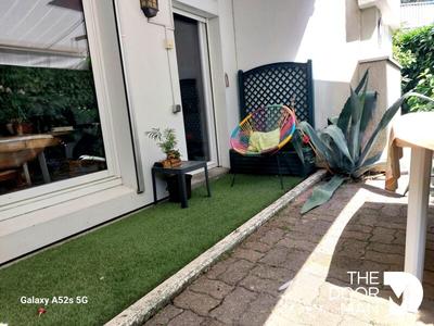 Appartement - 98 m² - 5 pièces