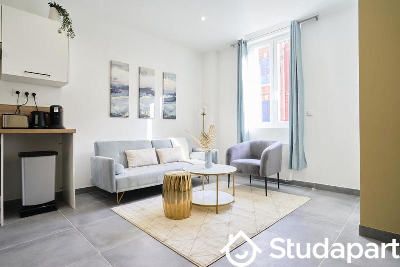 Chambre - 10 m² - 1 pièce