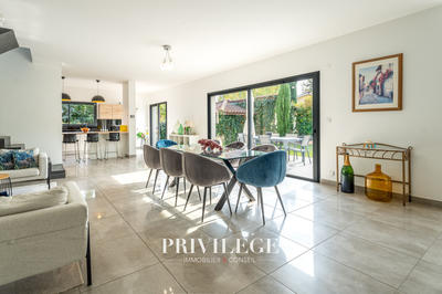 Maison - 199 m² - 6 pièces