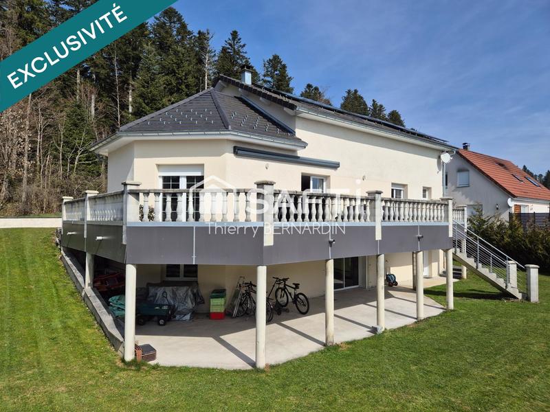 Maison - 270 m² - 9 pièces