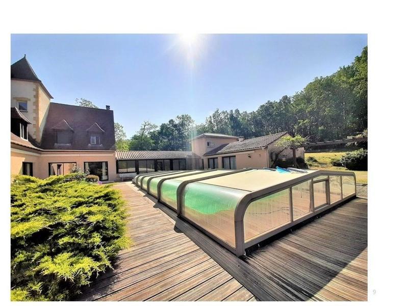 Maison - 300 m² - 10 pièces