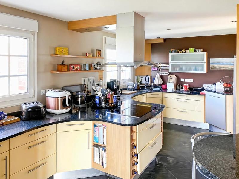 Maison - 206 m² - 5 pièces