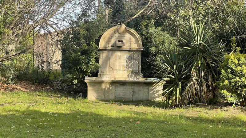 Propriété - 320 m² - 10 pièces