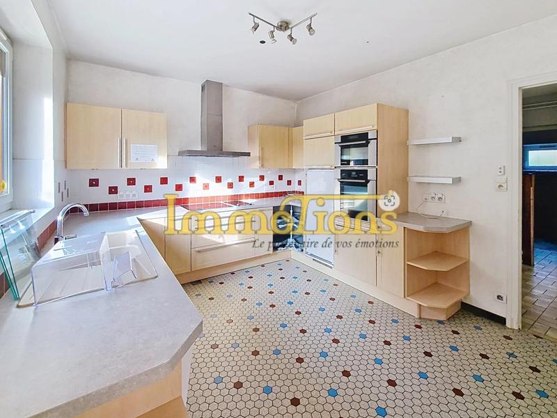 Maison - 140 m² - 8 pièces