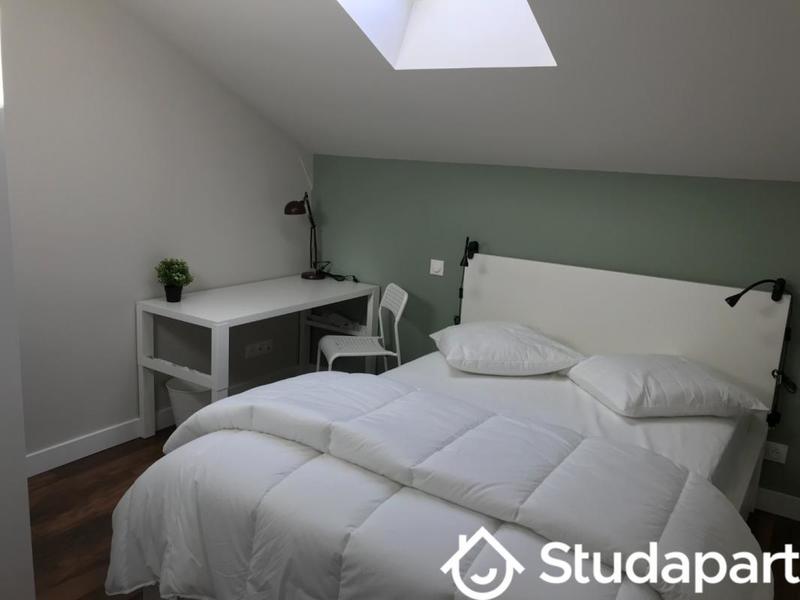 Chambre - 11 m² - 1 pièce