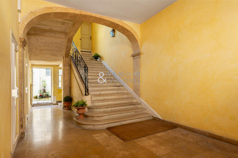 Appartement - 148 m² - 5 pièces