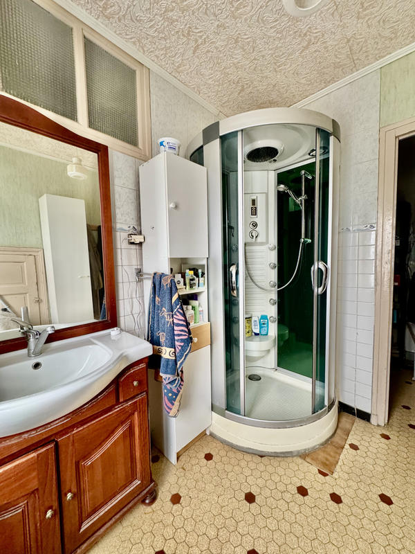 Maison - 260 m² - 10 pièces