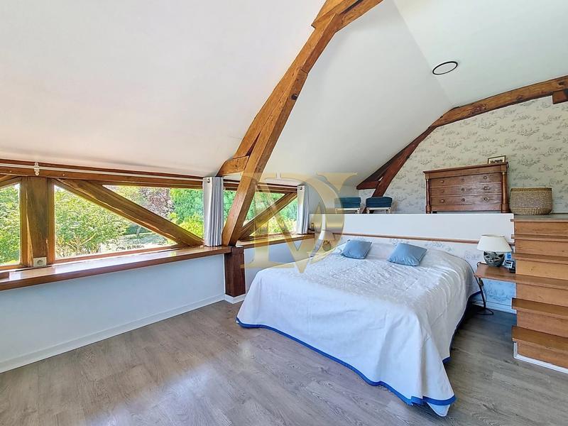 Maison - 350 m² - 10 pièces